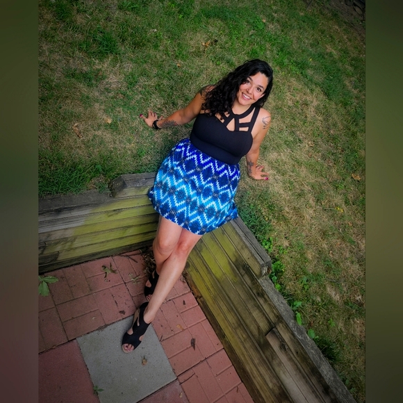 Meet your Posher, Ebony - Picture 8 of 16